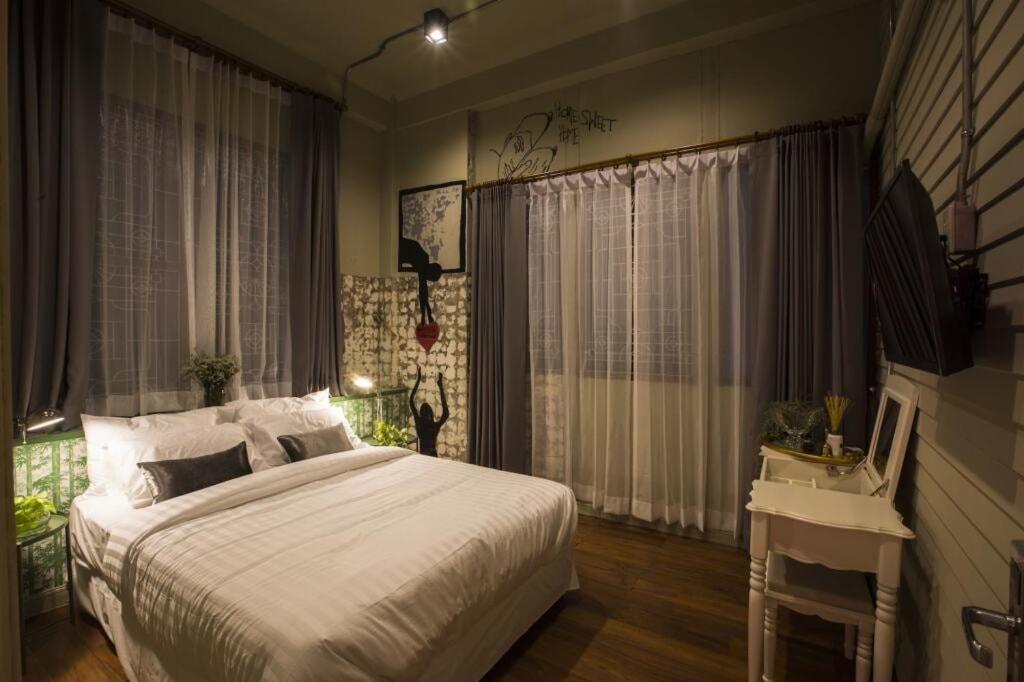 Azure Hostel Банкок Екстериор снимка