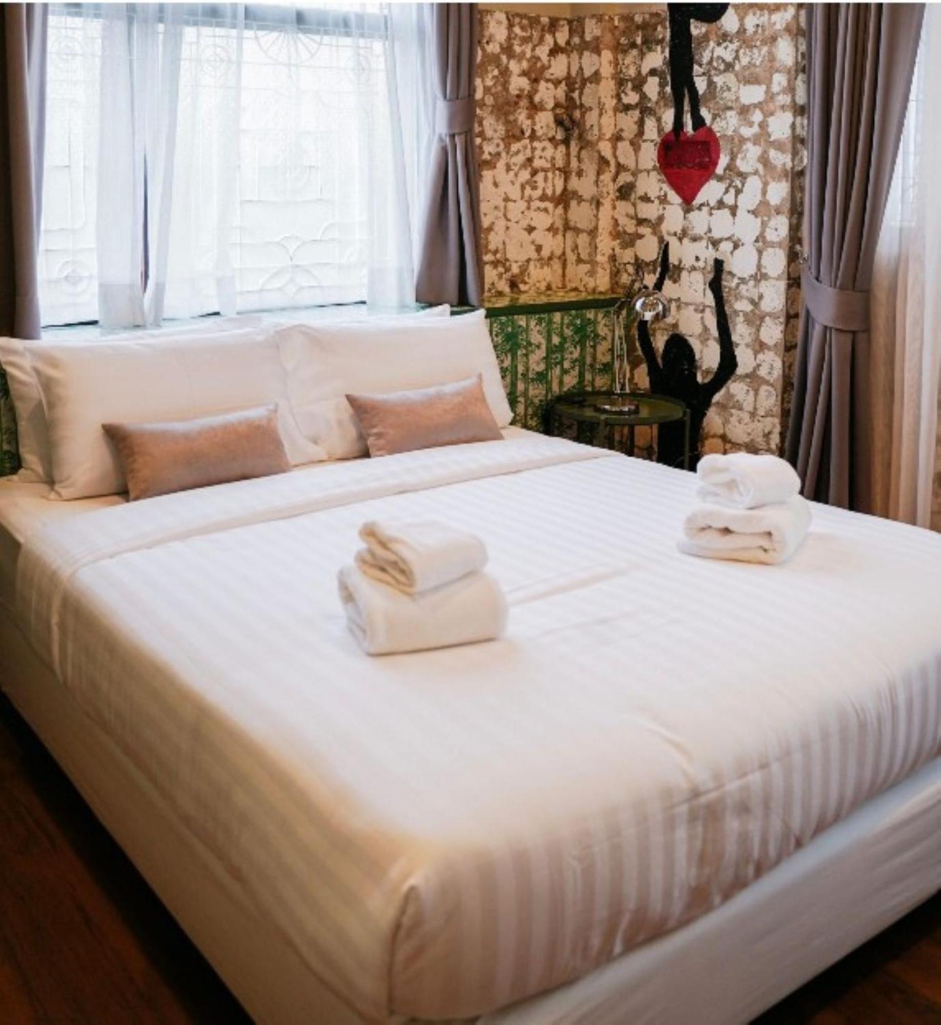 Azure Hostel Банкок Екстериор снимка