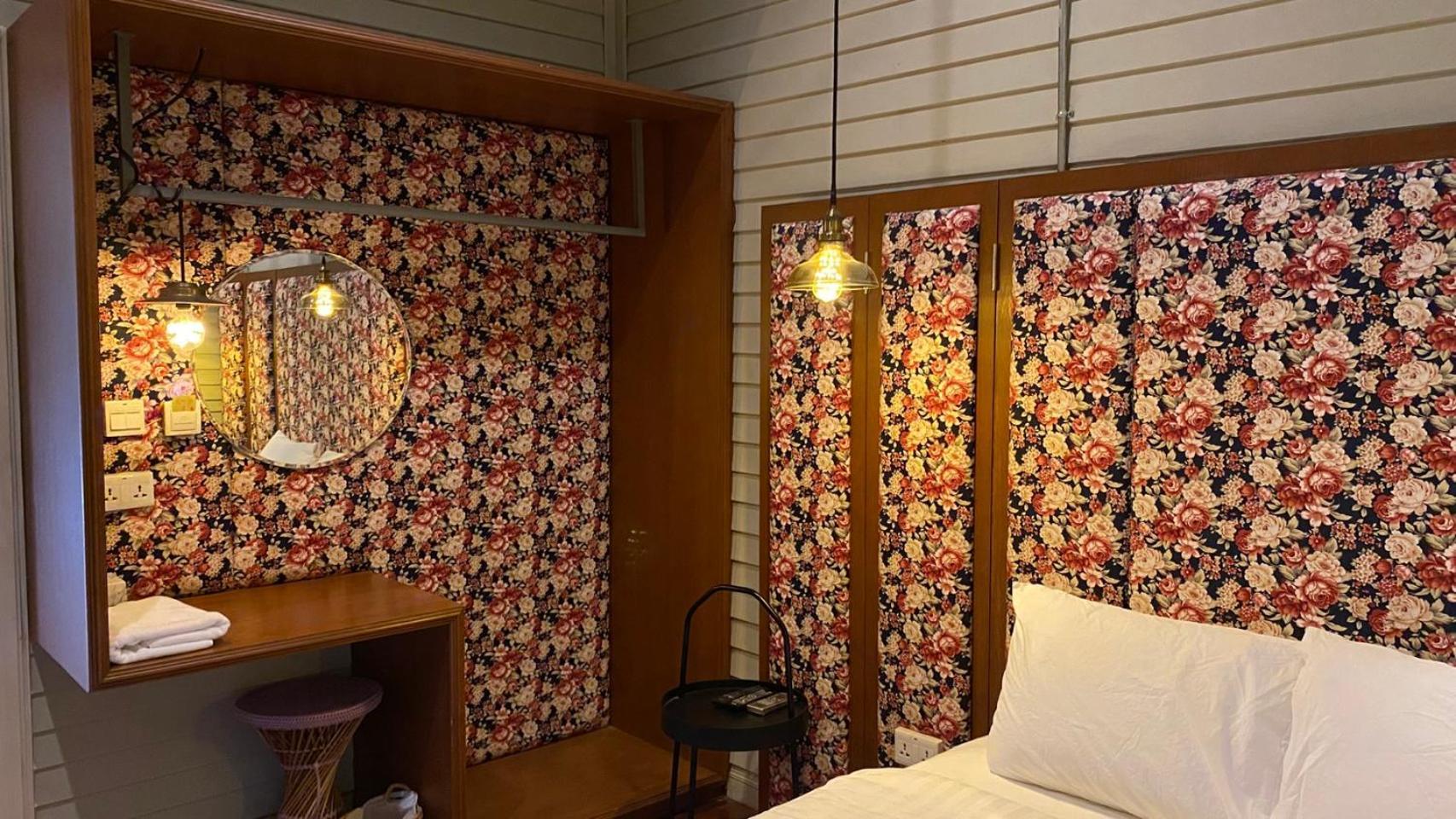 Azure Hostel Банкок Екстериор снимка