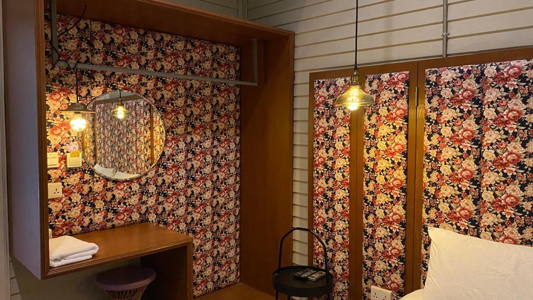 Azure Hostel Банкок Екстериор снимка