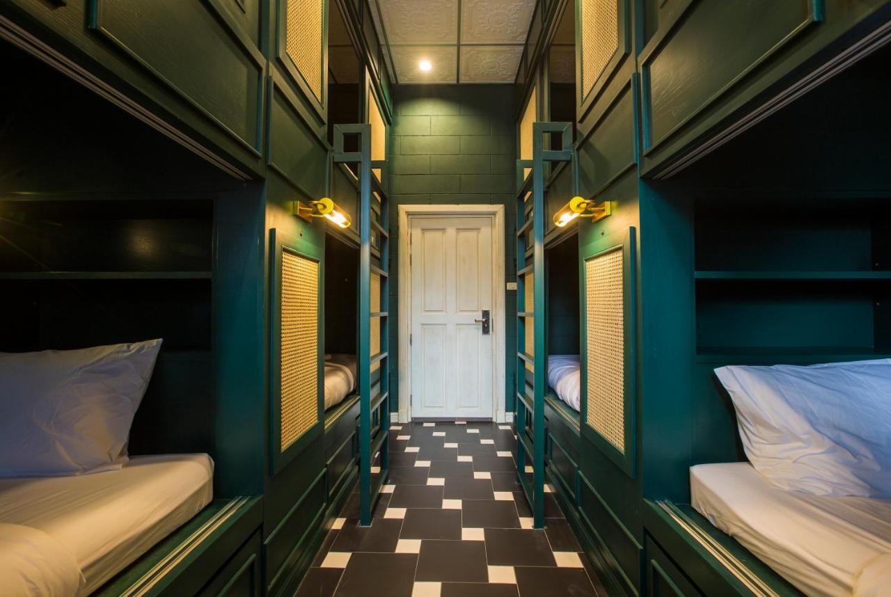 Azure Hostel Банкок Екстериор снимка