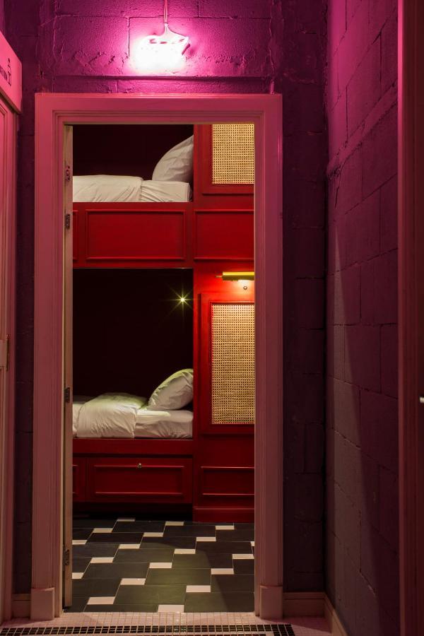 Azure Hostel Банкок Екстериор снимка