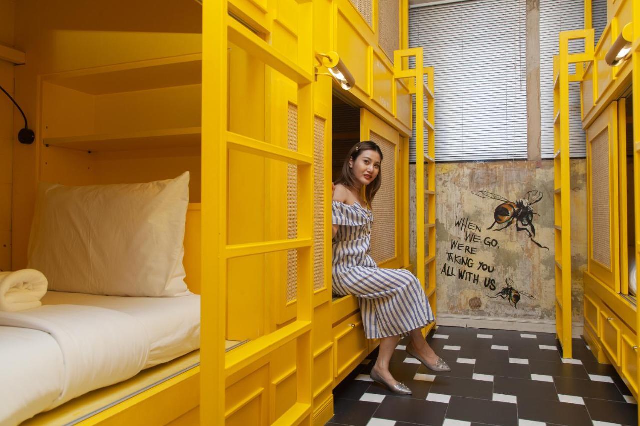Azure Hostel Банкок Екстериор снимка