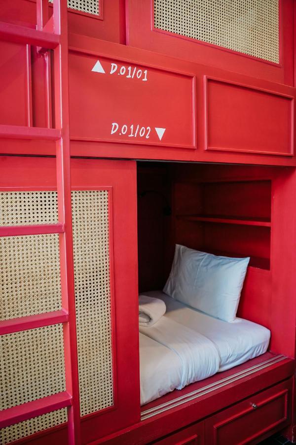 Azure Hostel Банкок Екстериор снимка